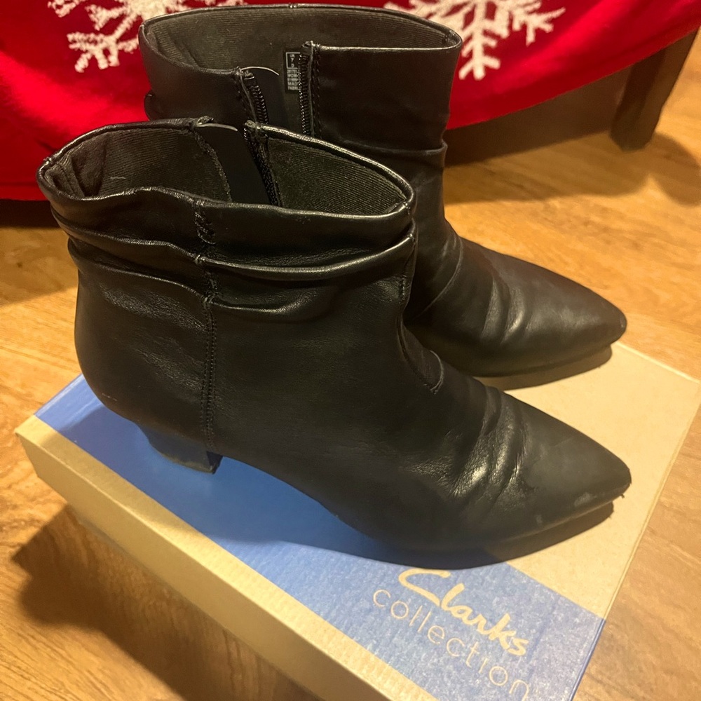 Pre loved Clark’s Black Low Bootie